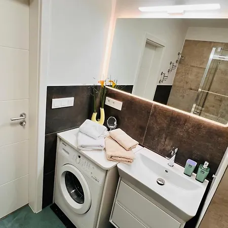 Apartamento Kolonada 60 Square Meters 2 In Location Direct At Famous Colonnade And Singing Fountain *